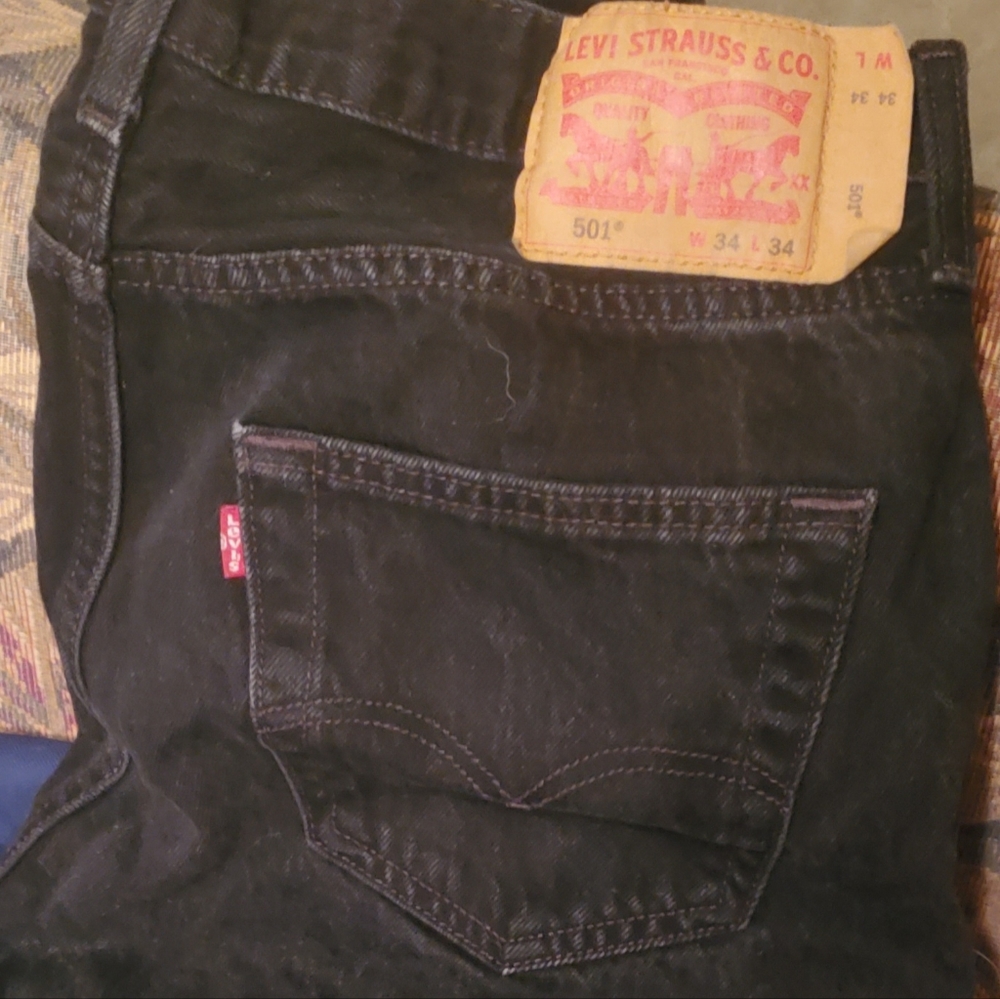 Levis - Picture 4 of 5